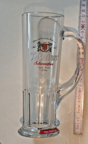 Biergkrug aus glas - aus,